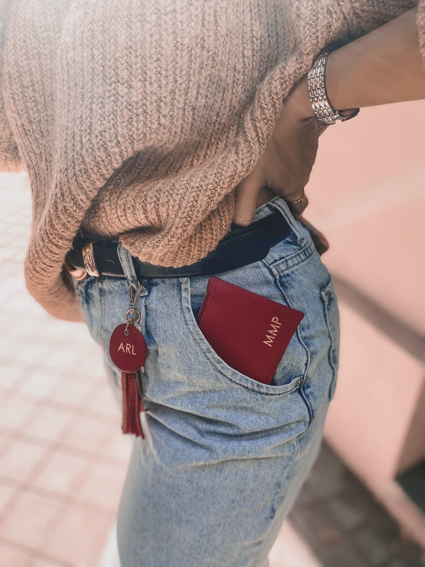 Llavero con colgante de flecos Volcano