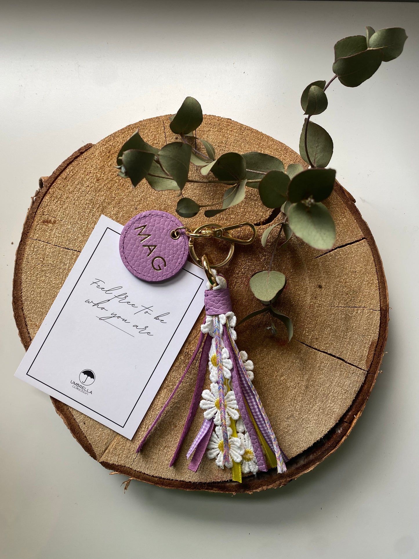 Llavero colgante flecos Tulip